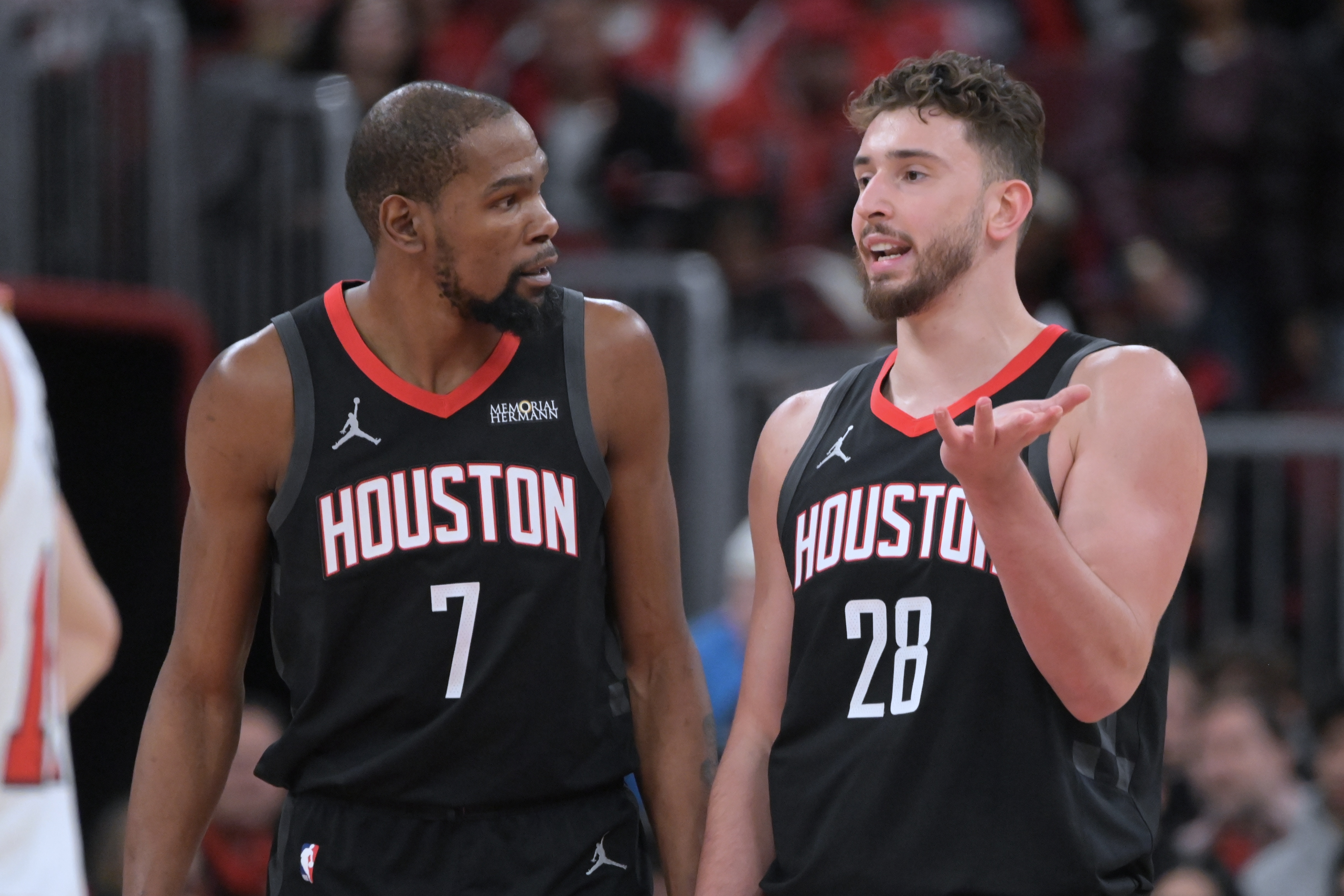 杜兰特：申京是我们第四节的能量源泉 这是我们赢球的原因